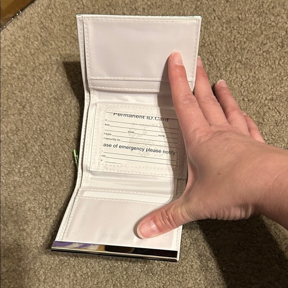 Metallic Wallet - Picture 3 of 4